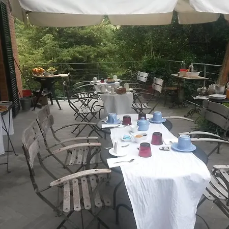 Casapisani Bed and Breakfast *